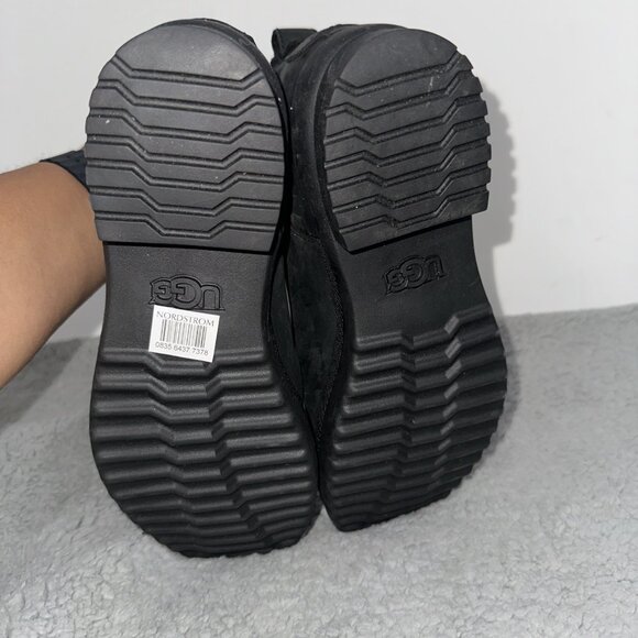 New! UGG Attell Waterproof Leather Bootie Black Size 7.5 1103832 - Picture 5 of 7